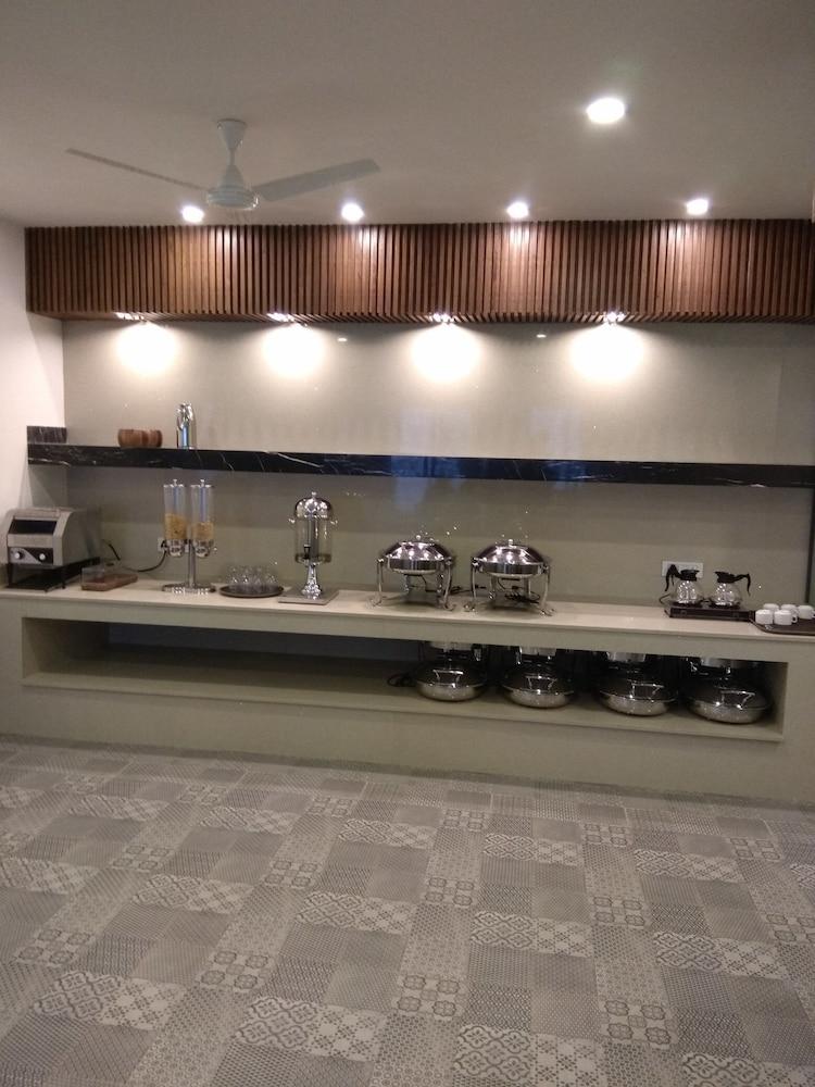 ניו דלהי Hotel Palm Greens מראה חיצוני תמונה