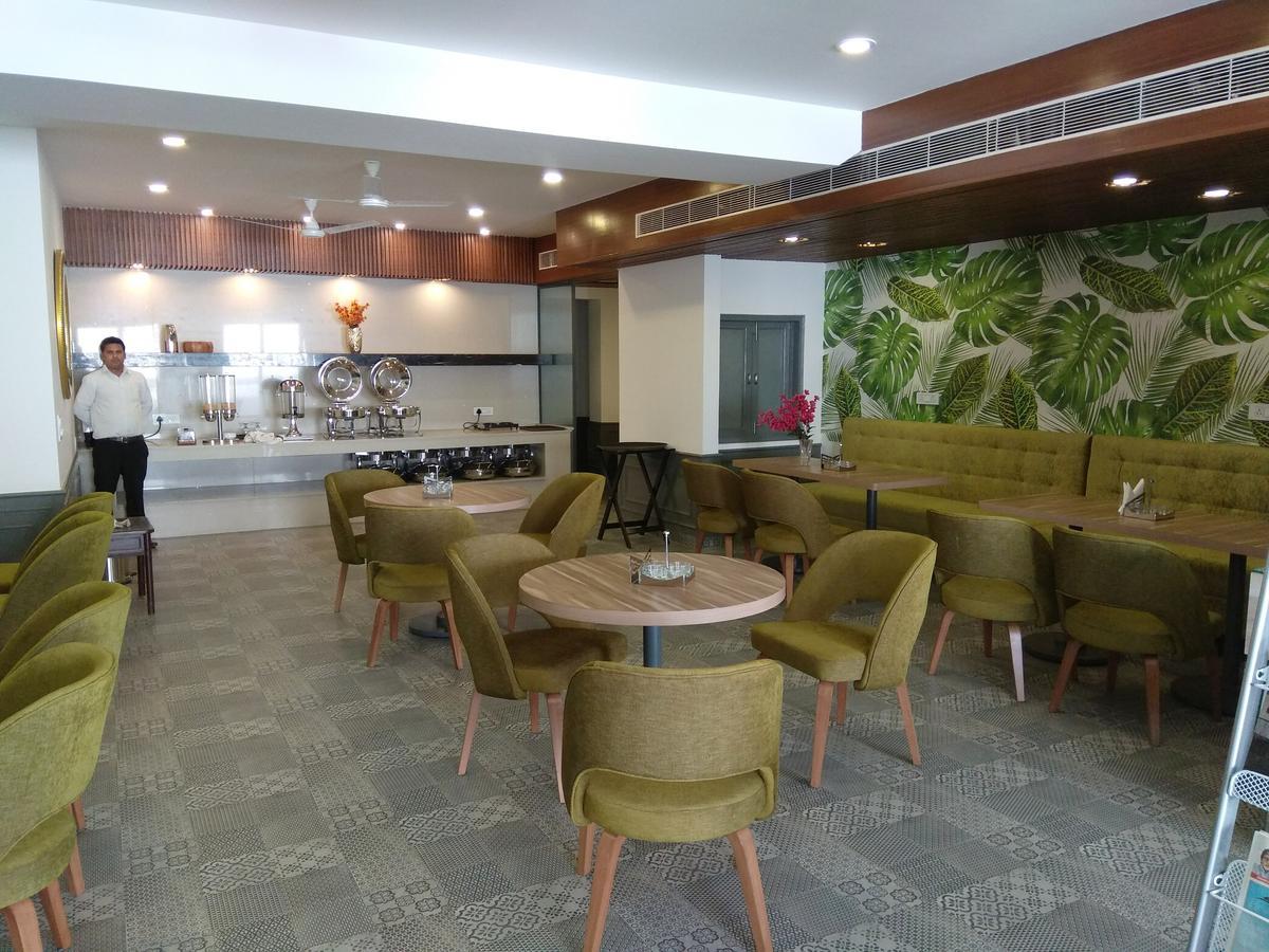 ניו דלהי Hotel Palm Greens מראה חיצוני תמונה