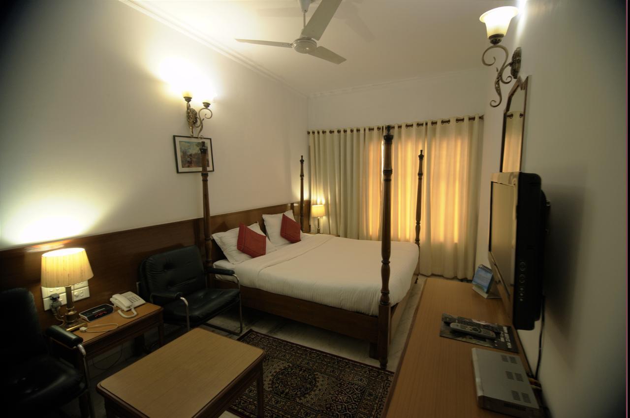ניו דלהי Hotel Palm Greens מראה חיצוני תמונה