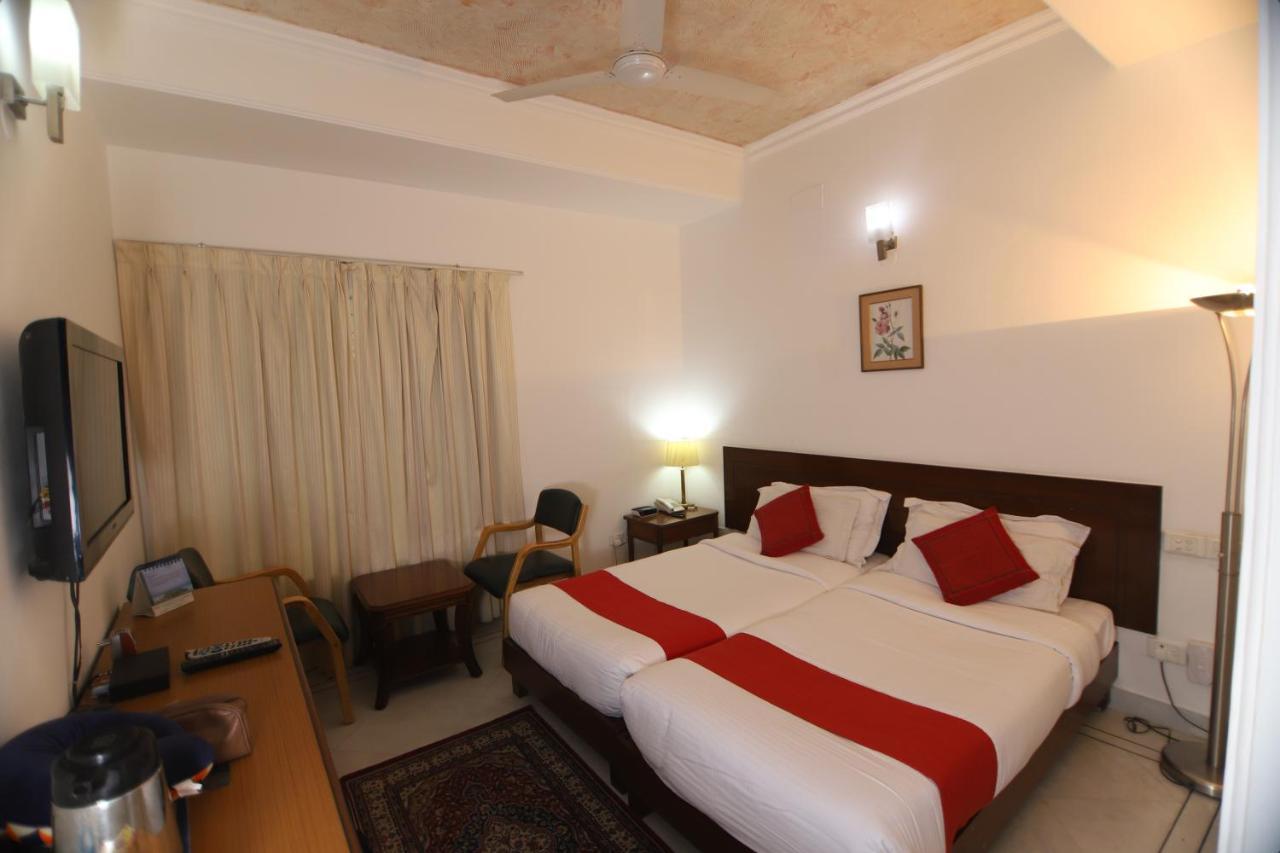 ניו דלהי Hotel Palm Greens מראה חיצוני תמונה