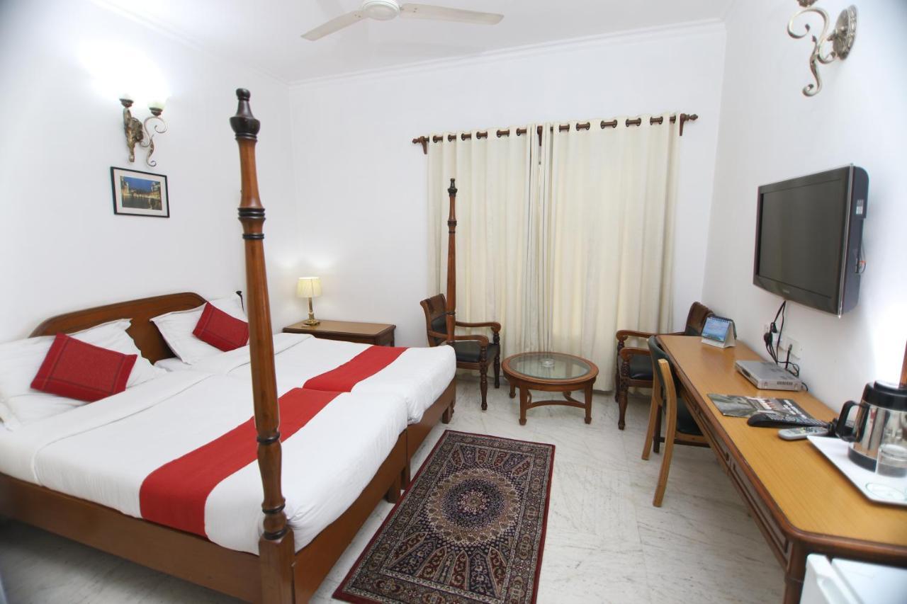 ניו דלהי Hotel Palm Greens מראה חיצוני תמונה